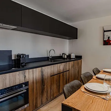 Spacieux, 8 A 10 Pers., A Belle Plagne - Fr-1-885-6 *